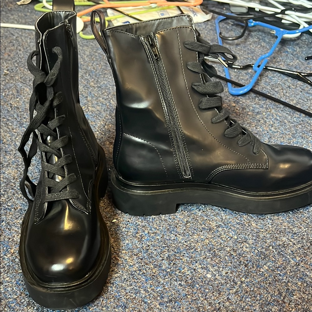 Black Lace-Up Women's Boots